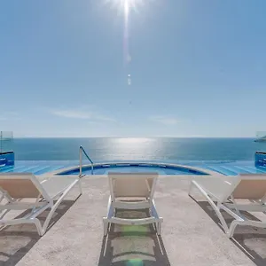 depto-pavoreal-hermosa-vista-al-mar-y-malecon.mazatlan-hotels.com/